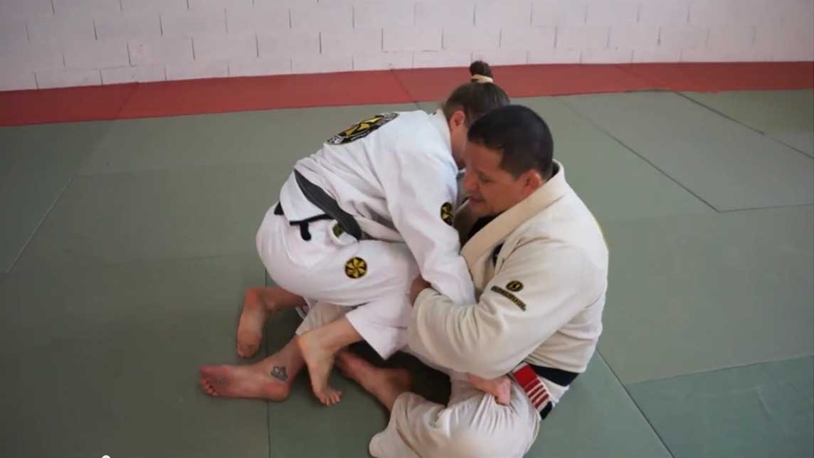 Renversements à partir de la garde papillon par Saulo Ribeiro